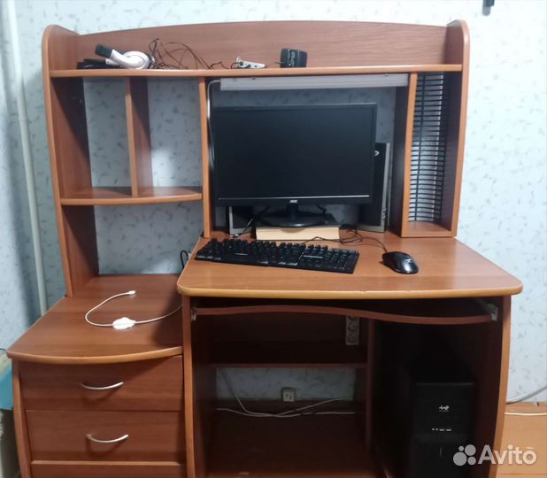 Компьютерный стол