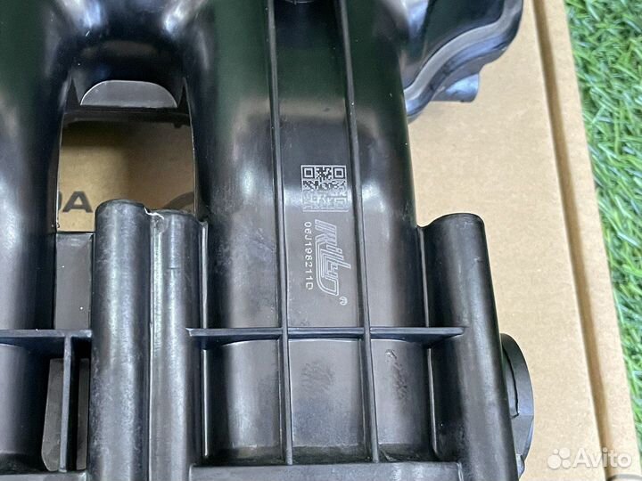 Коллектор впускной 06J198211D