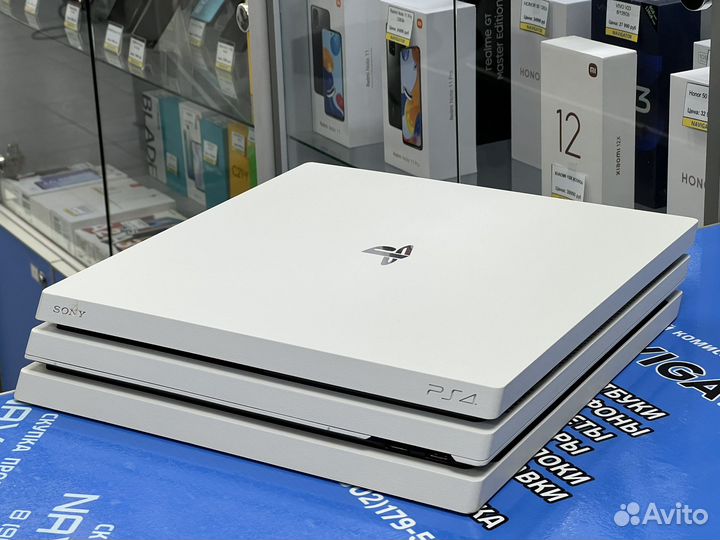 Sony PS4 Pro White