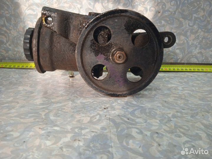 Насос гидроусилителя Toyota Carina 2 1990