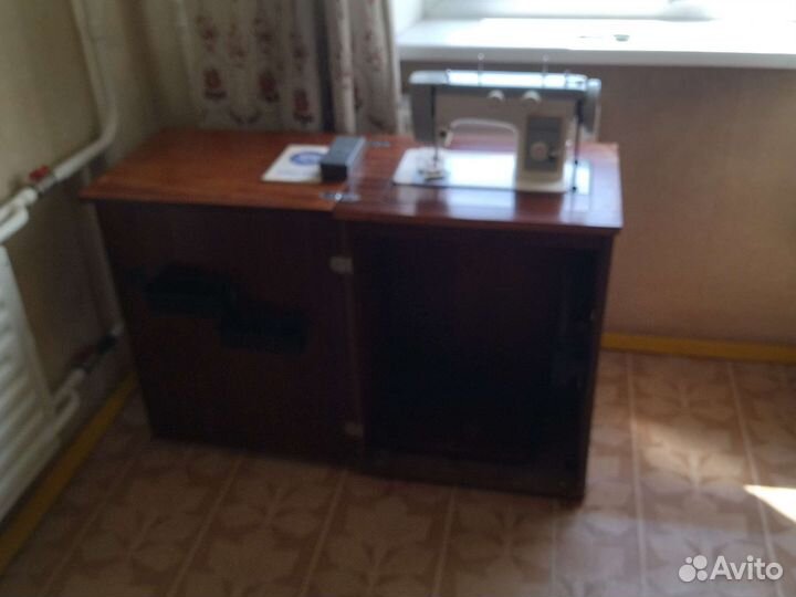 Швейная машинка чайка 142м