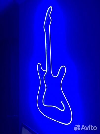 Неоновая вывеска. Дизайн бесплатно