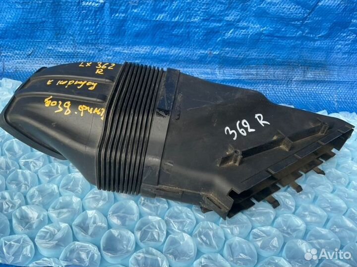 Воздуховод правый Audi S6 C6 BXA / 5.2L dohc FSI