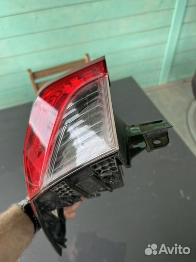 Фонарь toyota rav4 задний левый
