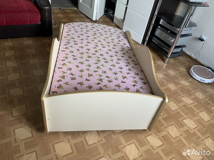 Детская кроватьмашина