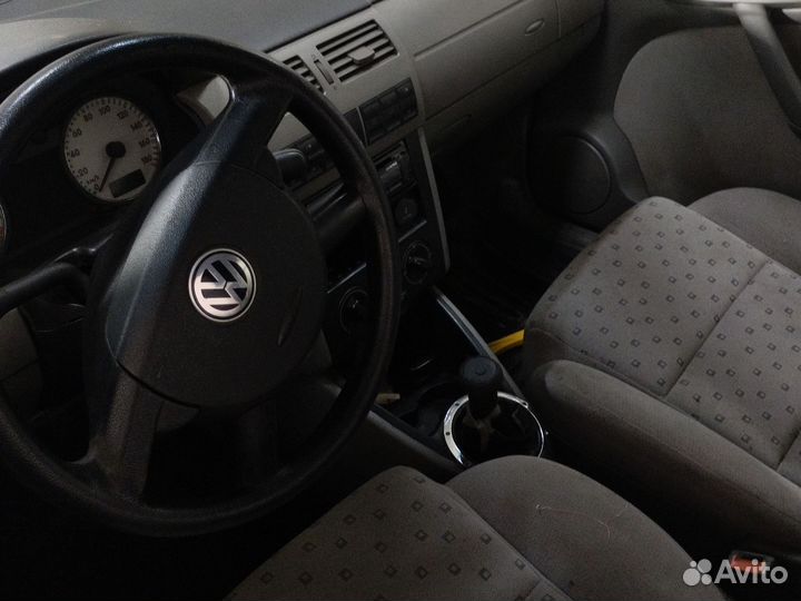 Volkswagen pointer 2005год