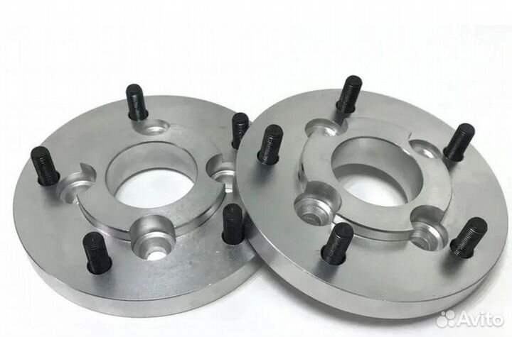 Проставки колесные с крепежом в сборе на авто