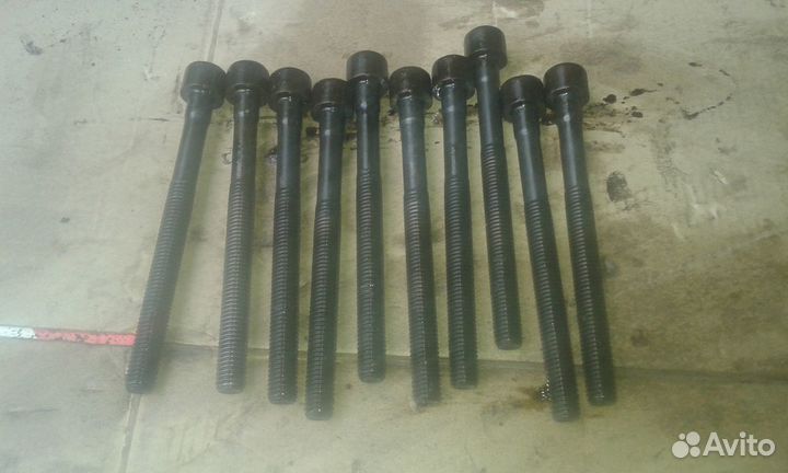 Болты гбц Nissan Micra / March / Cube / Note / AD