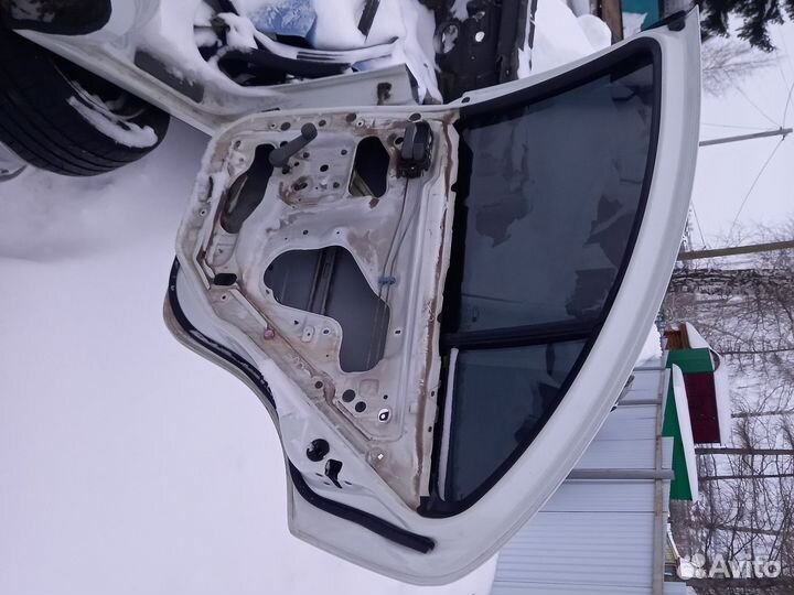 Задняя правая дверь nissan almera classic