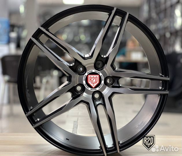 Диск литой Replica Vossen R18, 5*112 j8 ET35