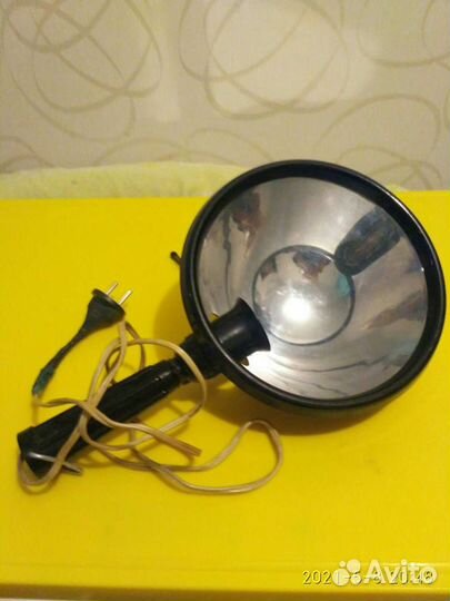 Лечебная лампа синего цвета советского периода