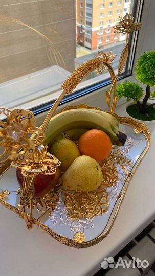 Ваза для фруктов золотая