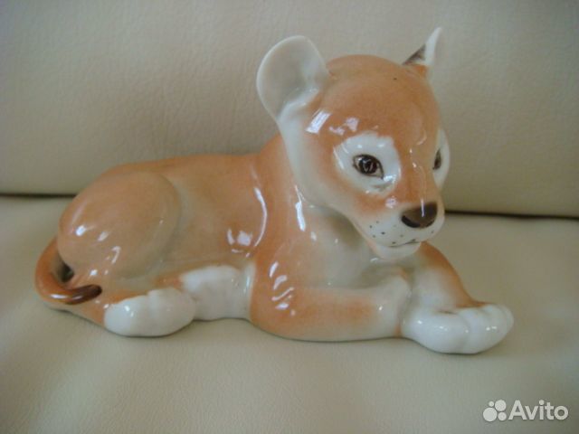 Фарфоровая статуэтка 