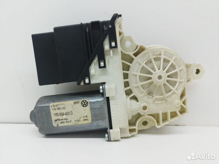Моторчик стеклоподъемника зад. VAG 1K5839402G