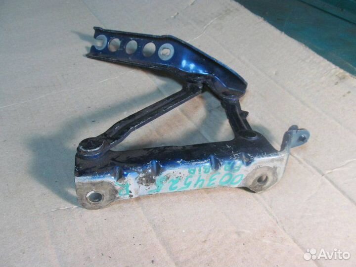 Петля капота правая Skoda Fabia 2 2007