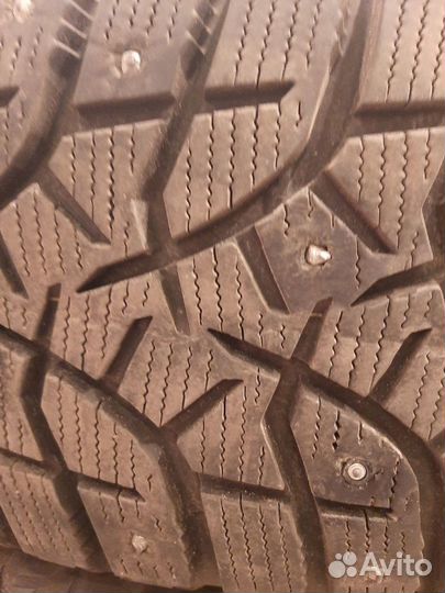 Bridgestone Blizzak Spike-02 245/65 R17 111T