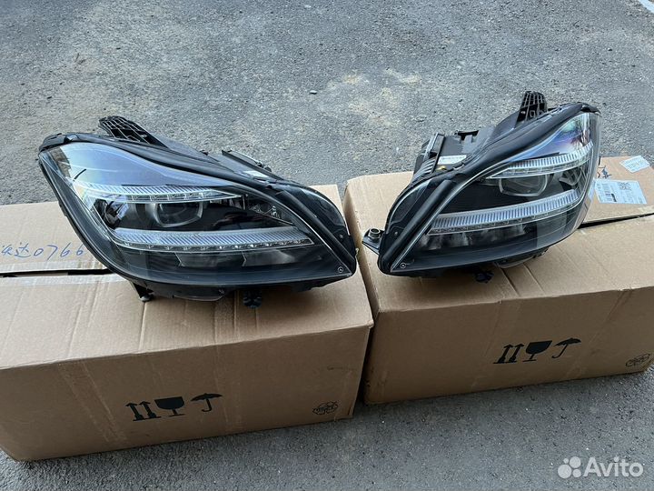 Фара левая CLS W218 три блока