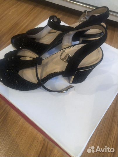 Босоножки 36