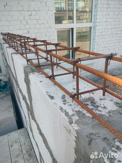 Бригада строителей