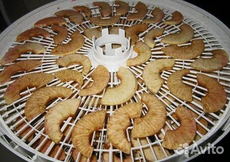 Сухофрукты,овощные чипсы,орех грецкий,петрушка