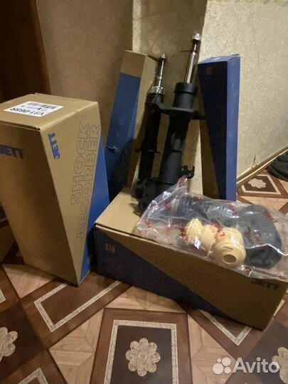 Продам стойки, пыльники и отбойники на кузов 120