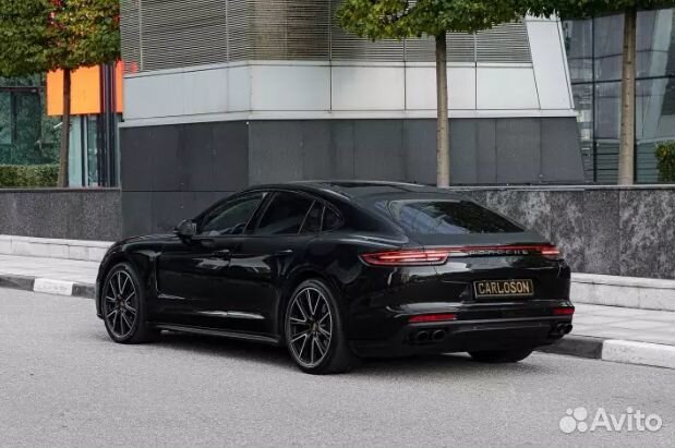 Аренда спорткара Porsche Panamera 4S