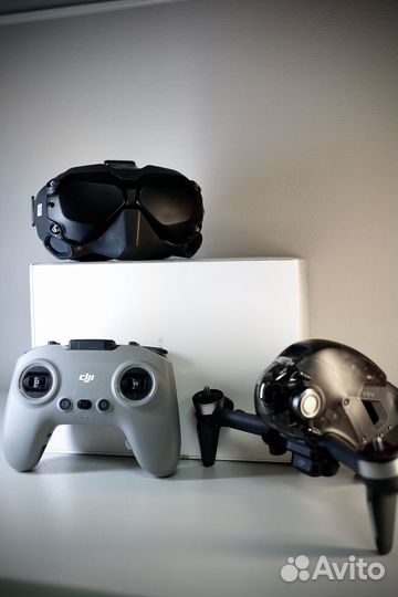 Квадрокоптер DJI FPV combo