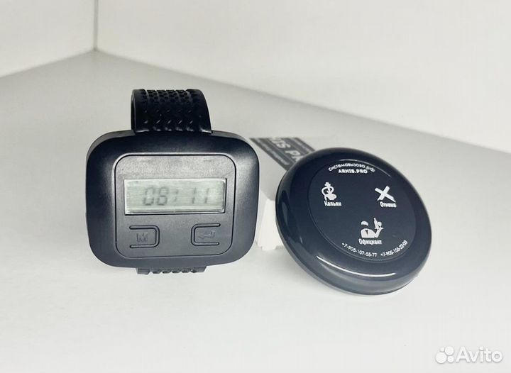 Часы пейджер официанта и кнопка вызова официанта