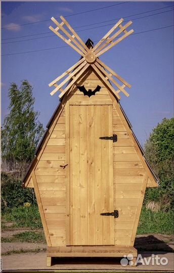 Дачный туалет с дельфином QWN