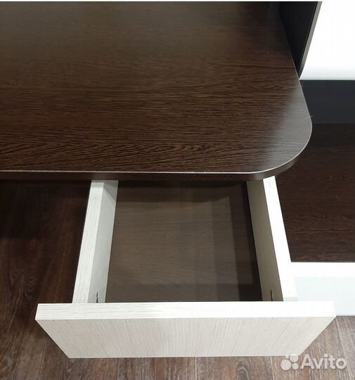 Компьютерный стол №2 (2 цвета) - в наличии