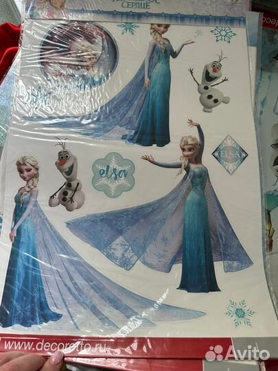 Декоративные наклейки на стену