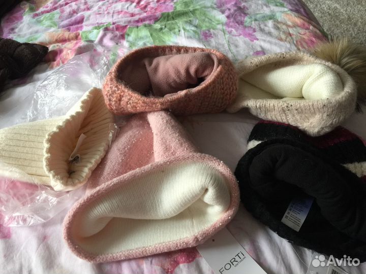 Шапки женские новые