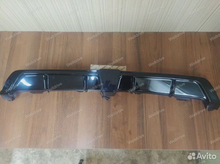 Диффузор BMW X5 G05 со стоп-сигналом глянец