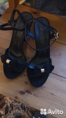 Продам босоножки