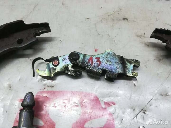 Механизм стояночного тормоза Toyota Tundra USK51L