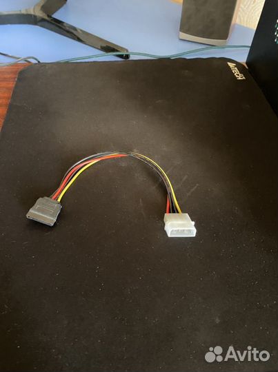 Кабель 4-pin Molex - SATA