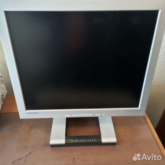 Монитор Samsung SyncMaster 172B