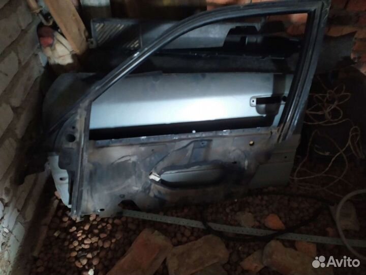 Дверь на audi 100 с4