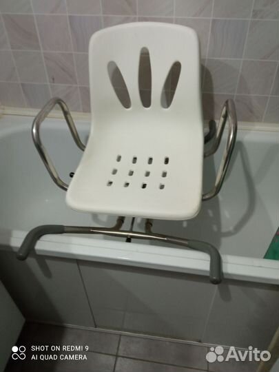 Сиденье на ванну с поворотным механизмом