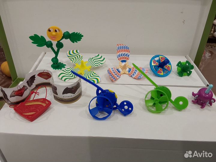 Киндер юла волчок чупа чупс брелок