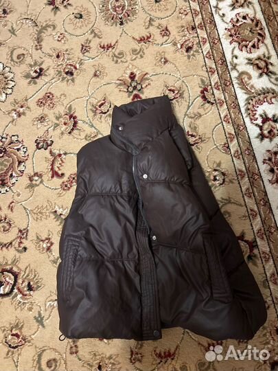 Продам жилетку и кроссовки