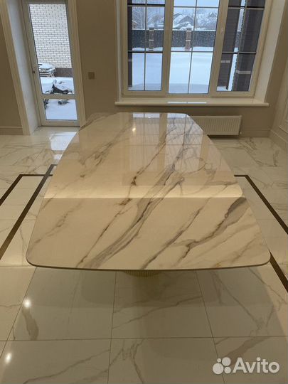 Стол обеденный из керамогранита