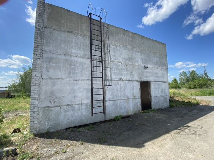 Здание, 262 м²