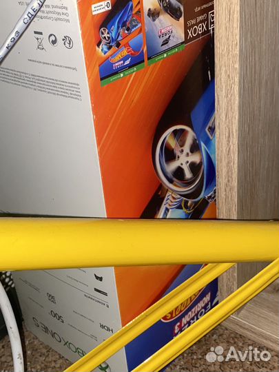 Xbox One s 500 gb 2 геймпада