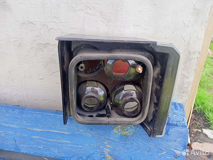 Задние фары правые