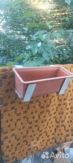 Крепления на перила для цветочных горшков