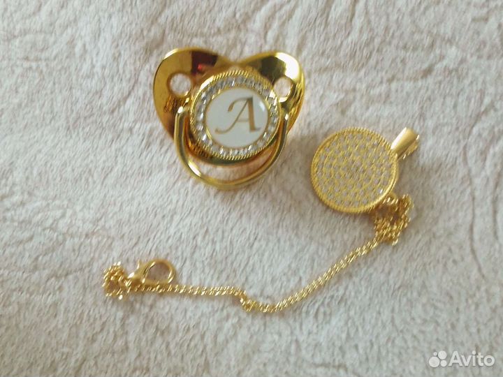 Соска и прищепка новые