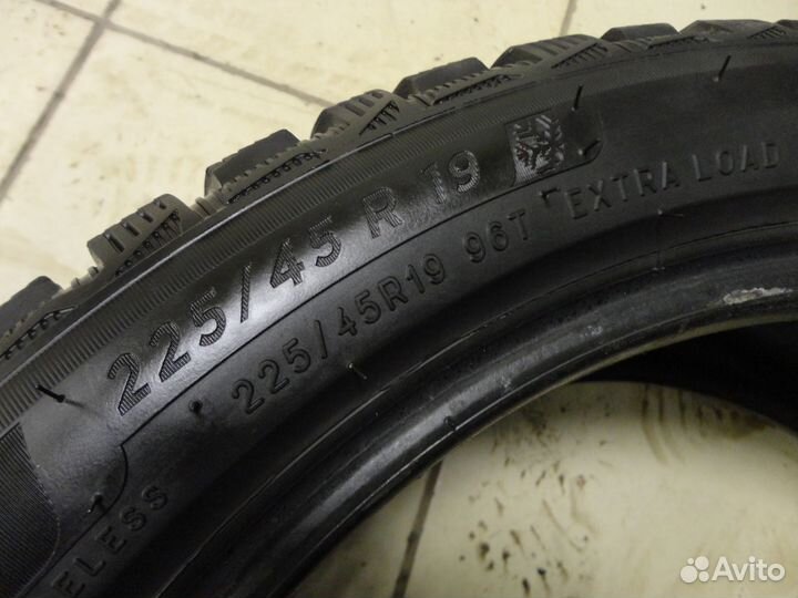 Michelin X-Ice North 4 225/45 R19