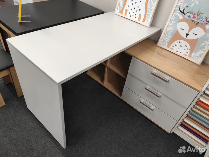 Стол письменный