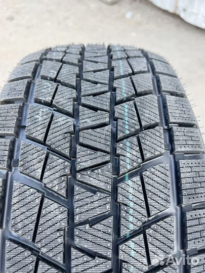 Kapsen IceMax RW501 235/50 R19 111T